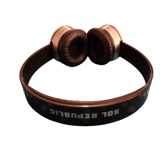 SOL REPUBLIC V10 HEADPHONES (USED) - Picture 2 of 4